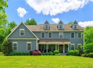 5 Fallen Leaf Rd, Newtown, CT 06470