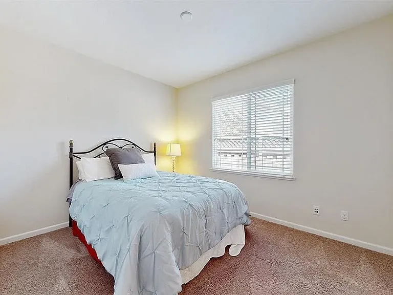 N San Remo Ln — Photo 6