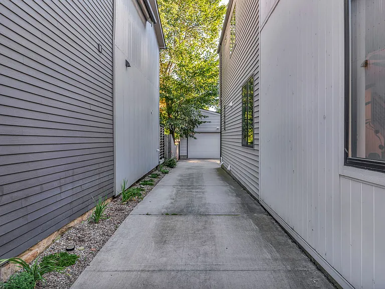 805 Brayton Ave — Photo 59