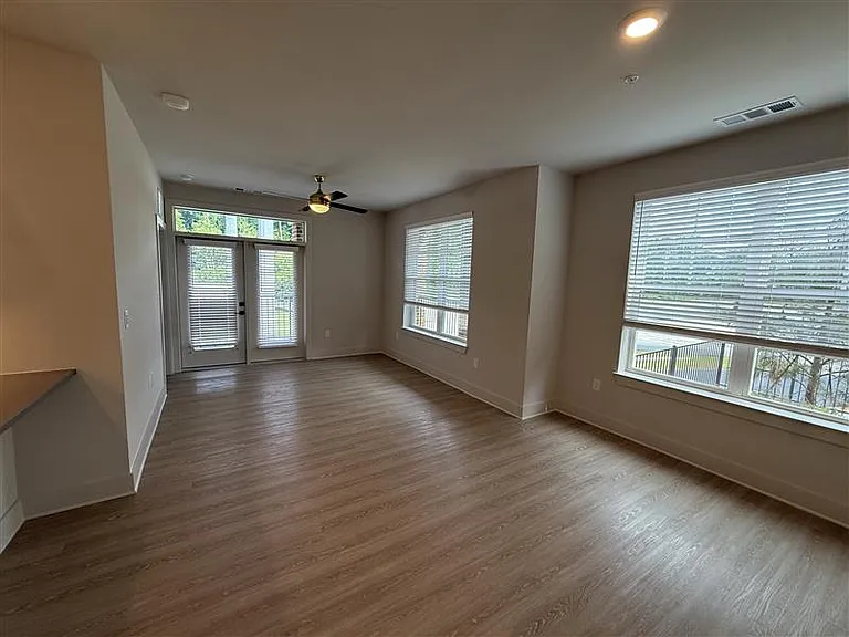 District on the Etowah Apartments — Photo 1438