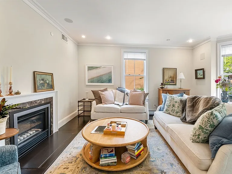 619 Franklin St #1 — Photo 3