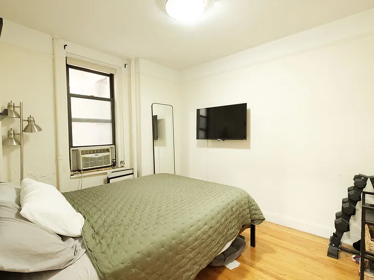 134 W 93rd St #3F — Photo 4