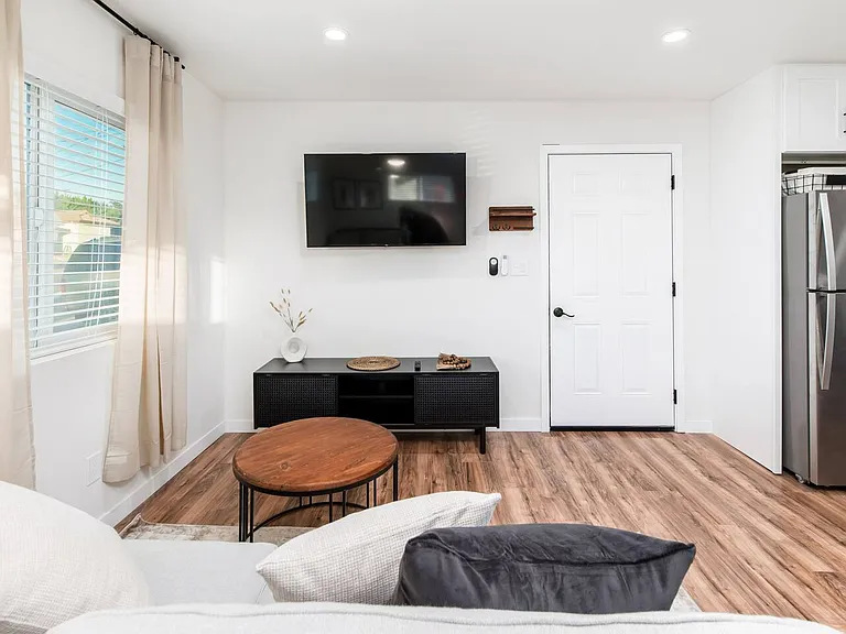 5207 Solola Ave — Photo 4