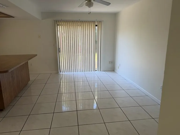 813 Poinciana St — Photo 7