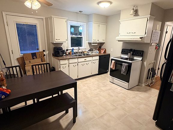 4th image of 6413 Larsen Ln