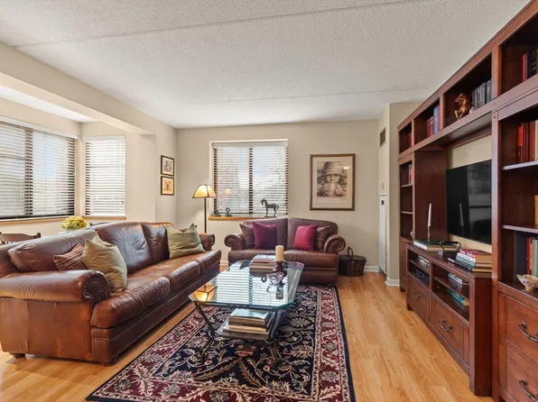 200 Ledgewood Dr APT 102, Stoneham, MA 02180