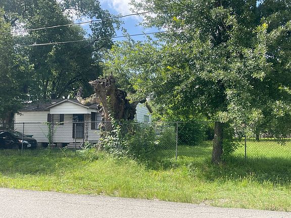 2nd image of 805 Ringold St