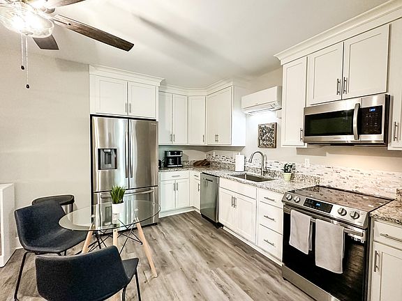 4th image of 21 Cuddington Ln
