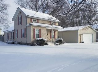 525 Centreville Rd, Constantine, MI 49042