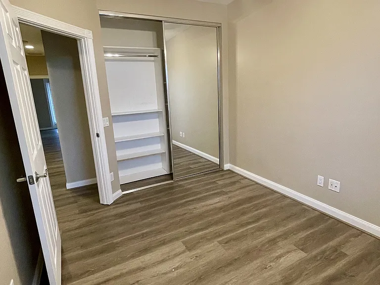 1649 Napoli Dr W #1649 — Photo 18