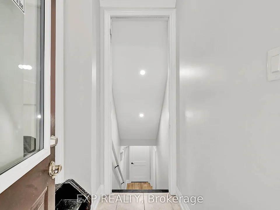 448 Dougall Ave #B