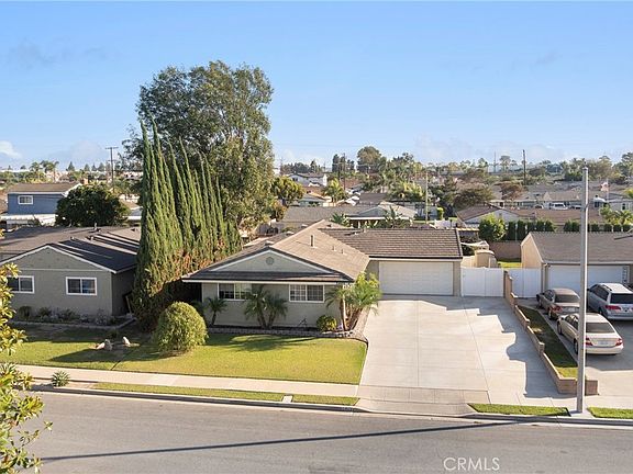 3rd image of 5462 Cynthia Cir