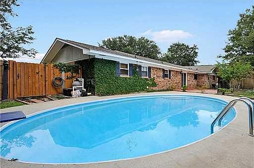 1st image of 12567 Crestwood Dr