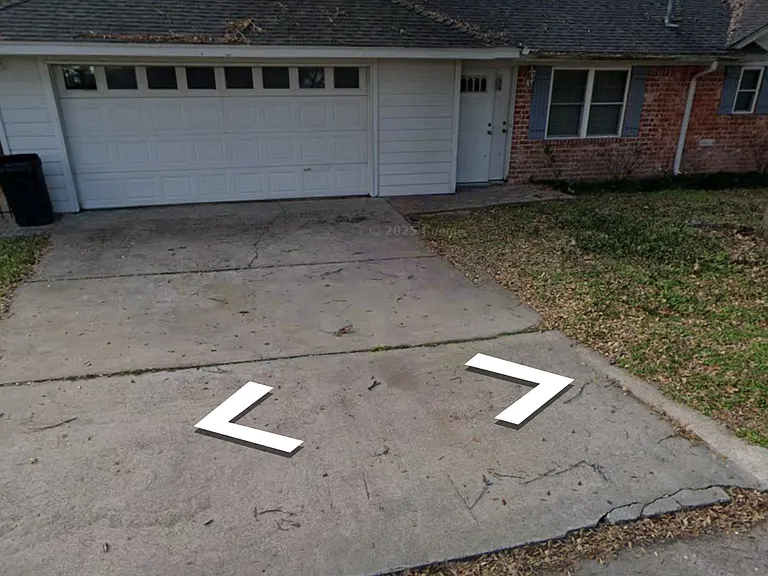 10503 Greencreek Dr — Photo 2