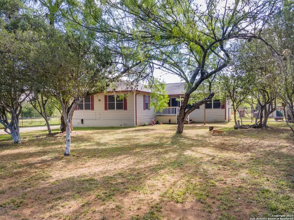 13456 wheeler rd, Atascosa, TX 78002