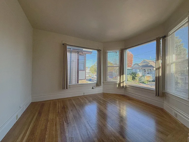 1813 Lafayette St — Photo 2