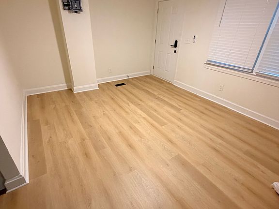 3rd image of 1608 W Blue Ridge Dr #1608