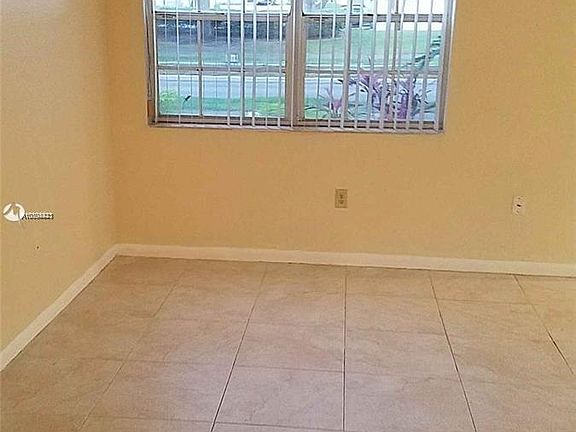 3rd image of 2810 N Oakland Forest Dr APT 105