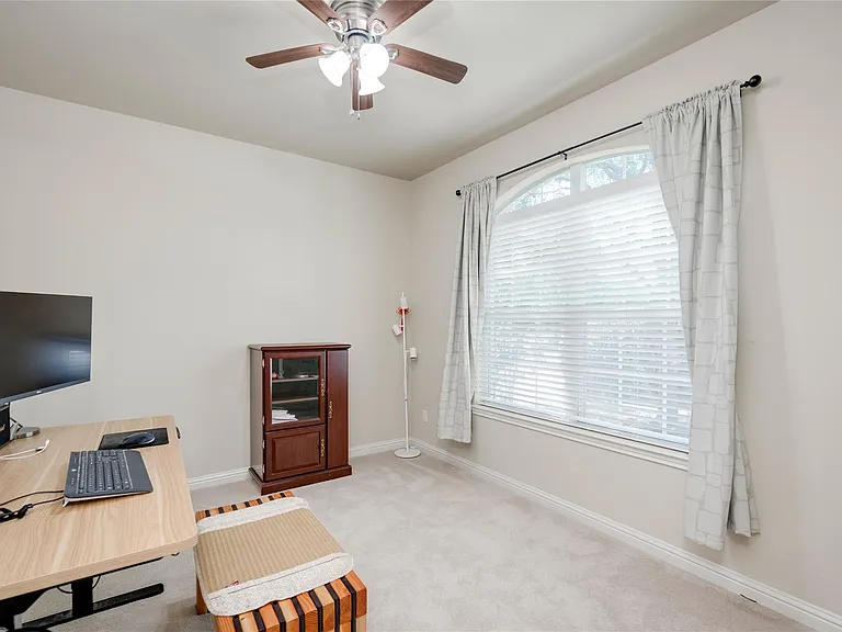 4211 Oldenburg Ln — Photo 32