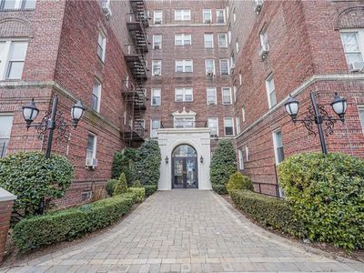 868 E 7th St APT 3G, Brooklyn, NY, 11230