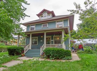 352 North St, Elgin, IL 60120