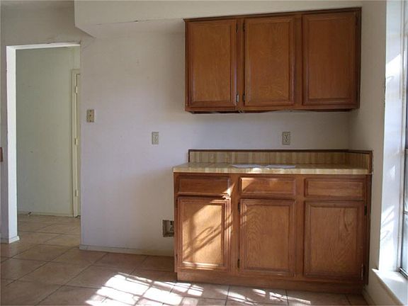 5th image of 2614 Indian Trail Dr