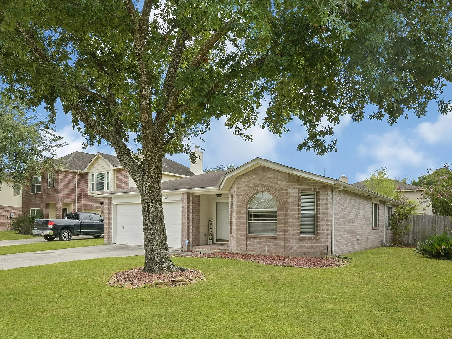 3 bed, 2.0 bath, 1795 sqft, $2,000 — Photo 2