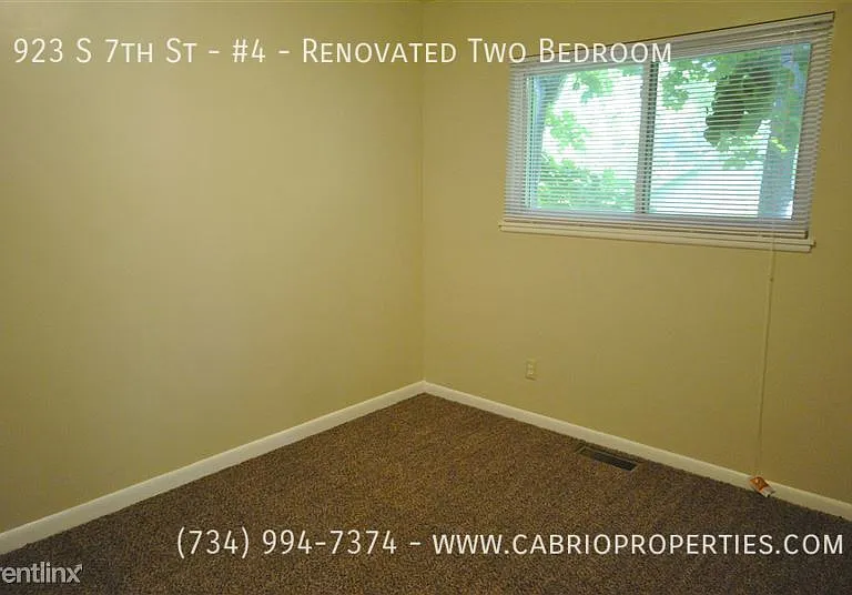 923 S 7th St — Photo 30