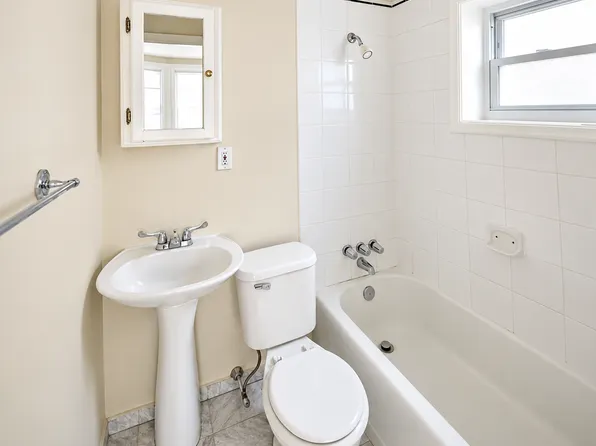 2027 Pine St APT 3R, Philadelphia, PA 19103