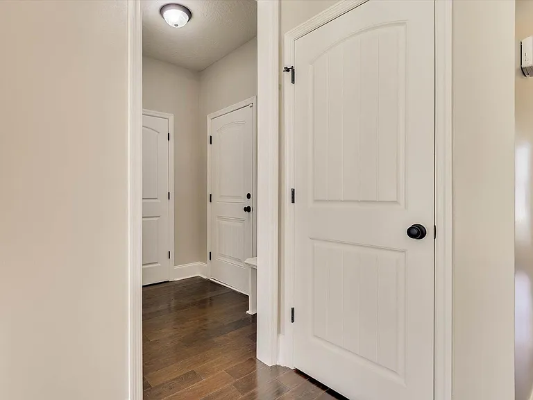 127 Radcliff Dr — Photo 24