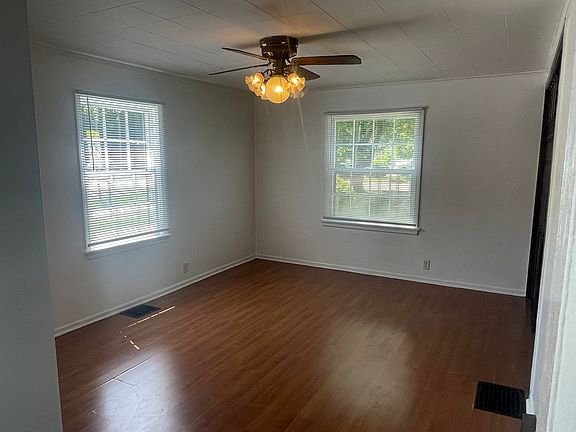 4th image of 4756 Stratford Ave