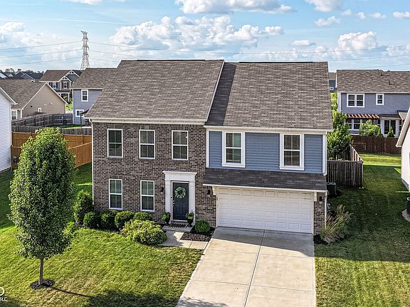 2nd image of 5502 N Woodside Ct