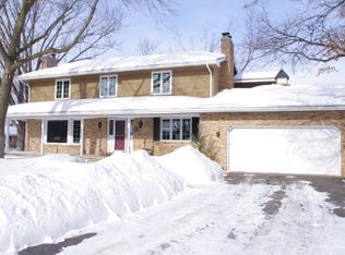 4025 Saratoga Cir N, Plymouth, MN 55441