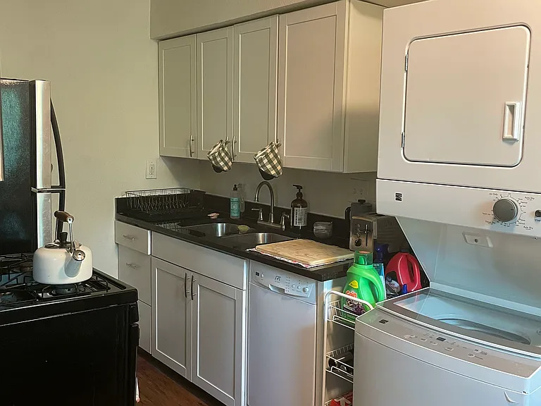 2401 Manor Rd #207 — Photo 5