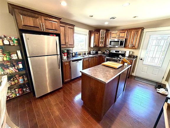 3rd image of 60 High Birchy Crescent
