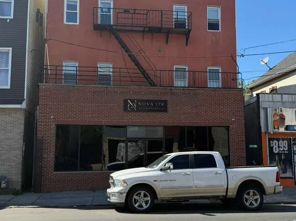 178-180 3rd St #1, Elizabethport, NJ 07206