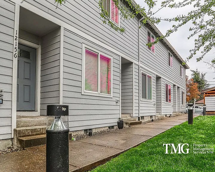 12140-12156 SE Bush St — Photo 24