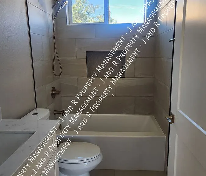 817 V St #2 — Photo 7