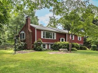 9 Glenmeadow Rd, Andover, MA 01810