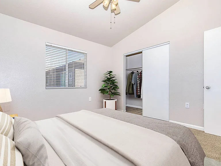 Palm Desert Apartments — Photo 99