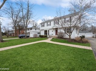 710 Beaver Rd, Glenview, IL 60025