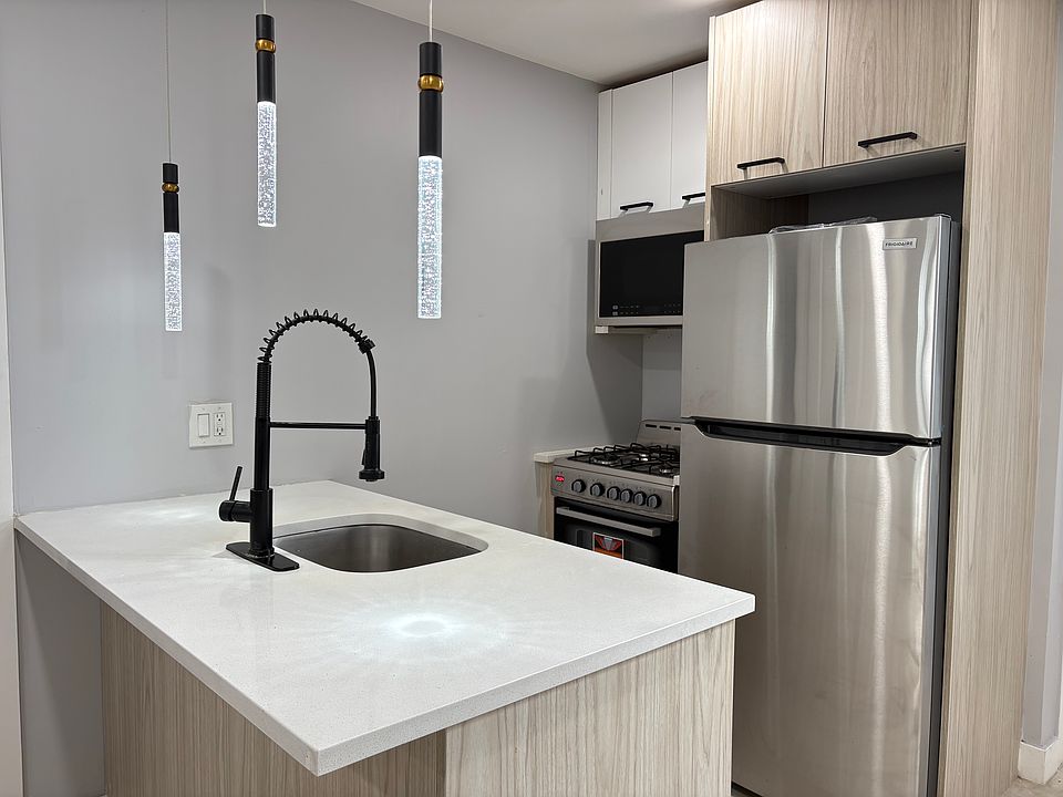 1st image of 69 Lincoln St #1R
