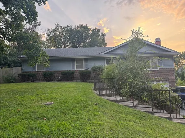302 Wisconsin St, Excelsior Springs, MO 64024