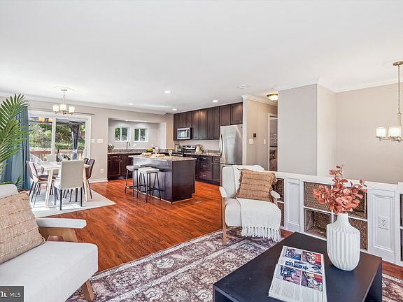 5th image of 61 Barrensdale Dr