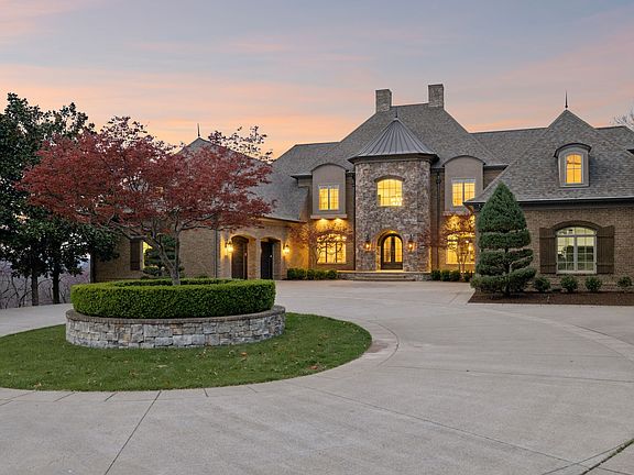 2nd image of 334 Lionheart Ct