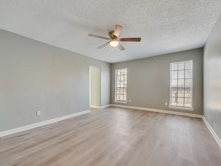 104 Redhaw Ct — Photo 11
