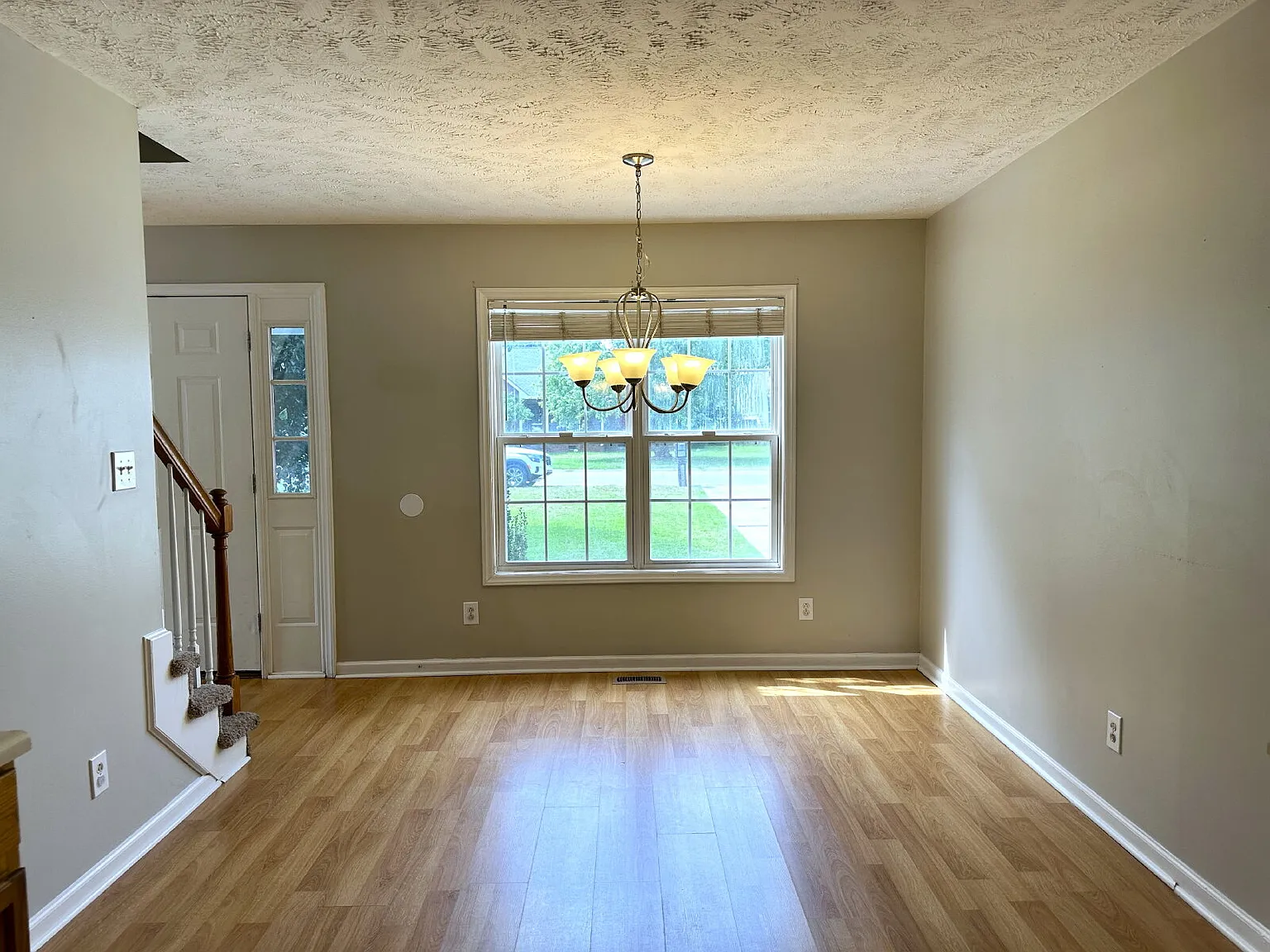 3 bed, 2.5 bath, 1586 sqft, $1,750 — Photo 4