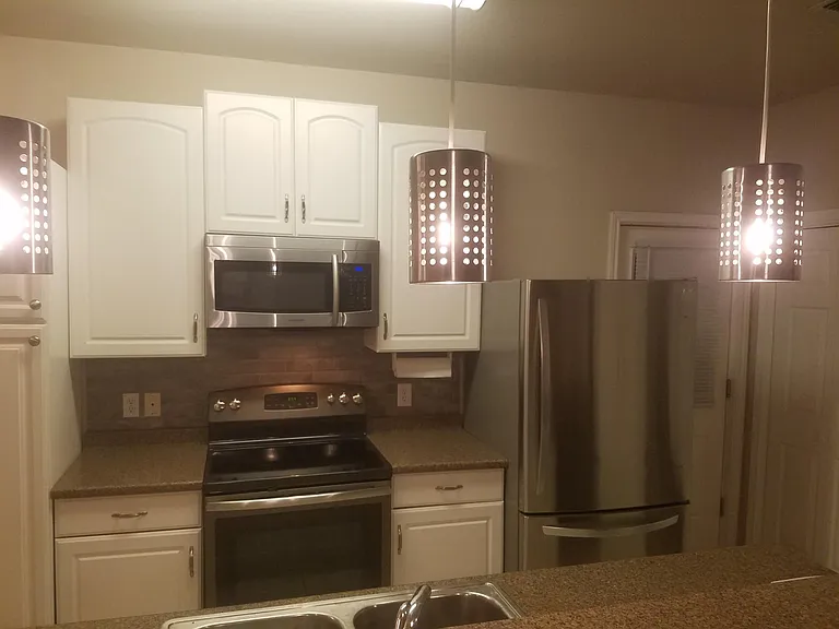 1000 N Riverside Dr #2 — Photo 6