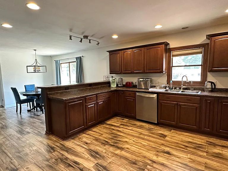 16720 Wild Cherry Dr — Photo 3