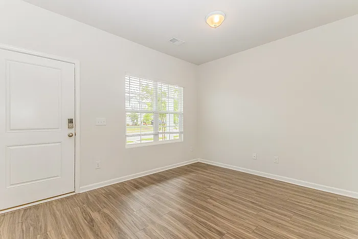256 Clydesdale Cir — Photo 4